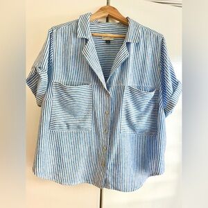 Universal Thread Linen Blue and White Striped Button Down Cropped Blouse